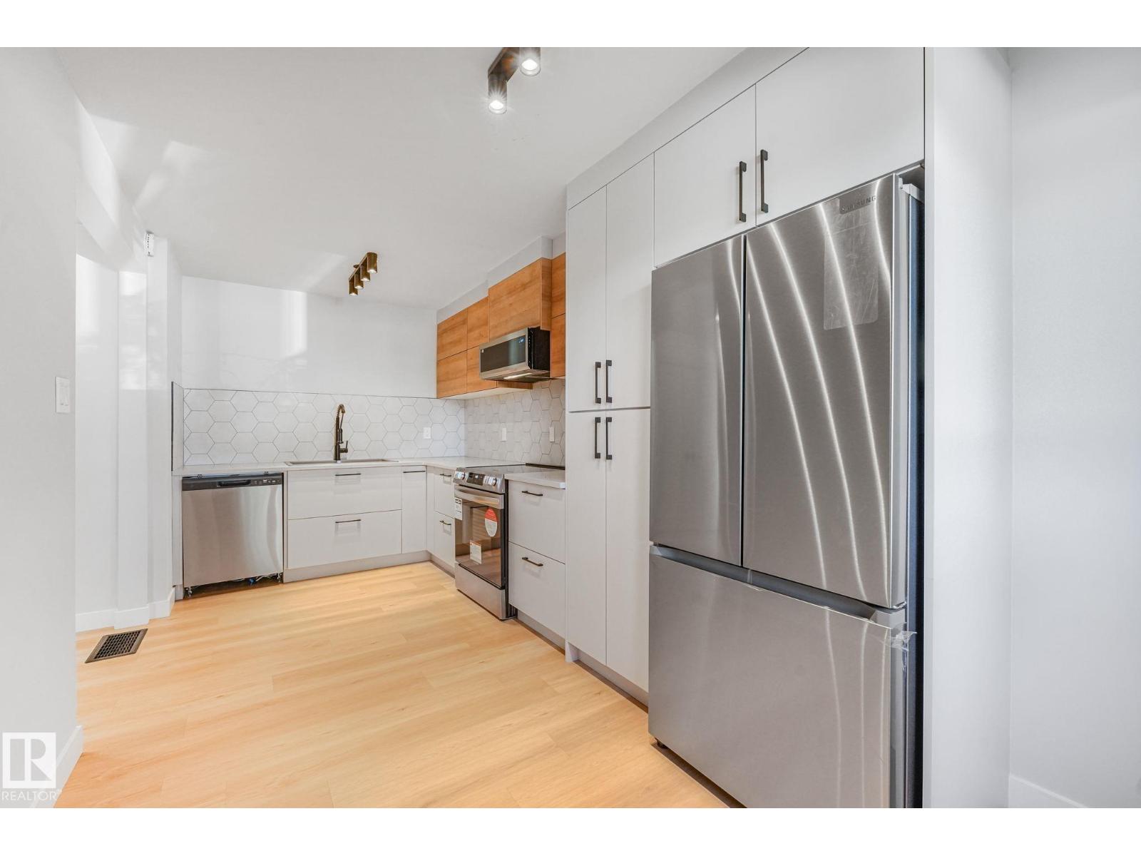 10617 34 ST NW - 5