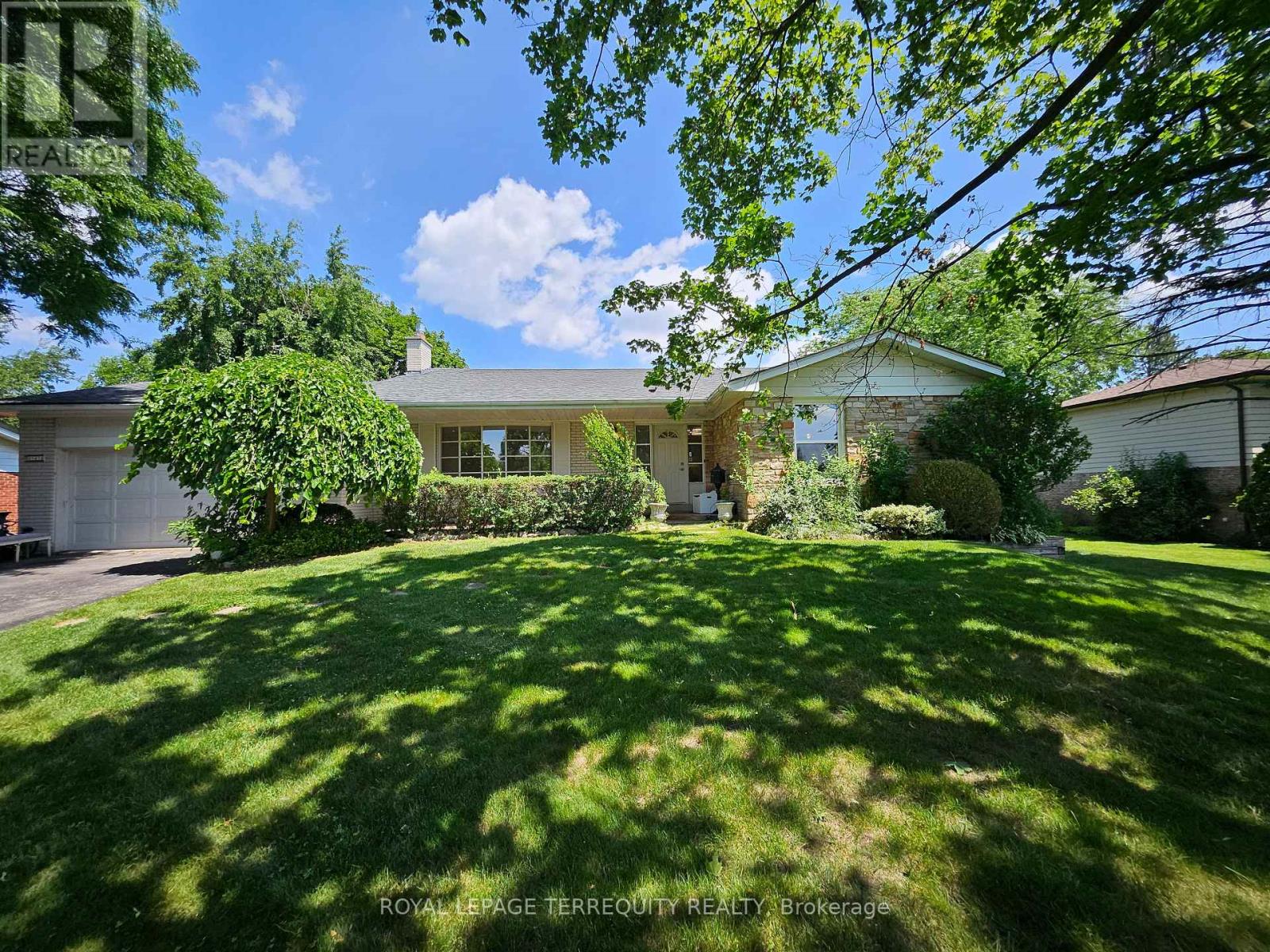 Photo of 2067 Obeck Crescent