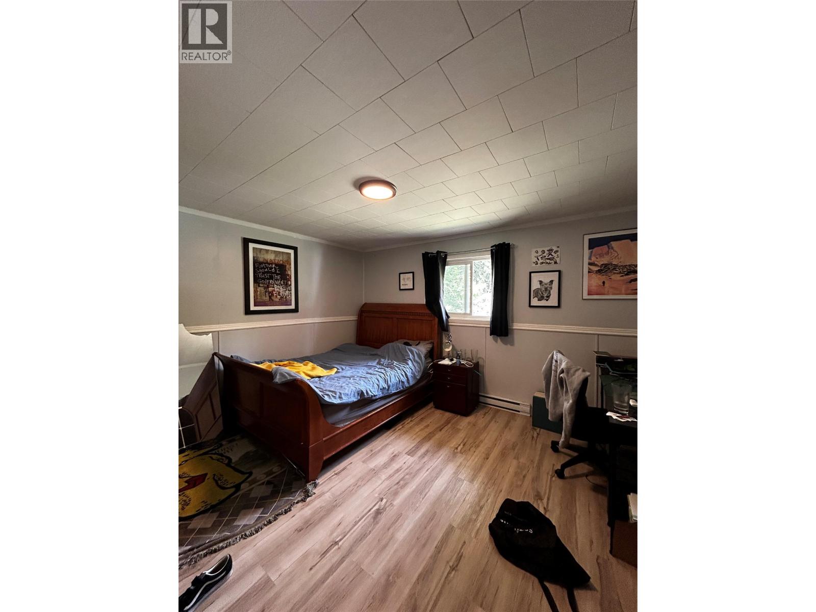 1201 Victoria Road W - 6