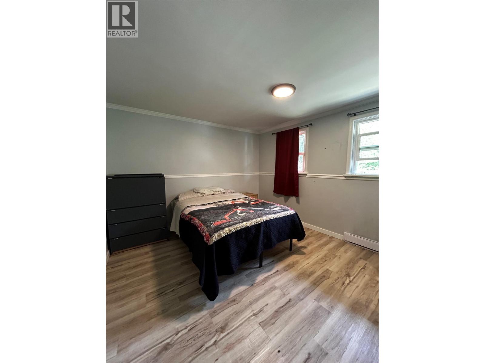 1201 Victoria Road W - 7