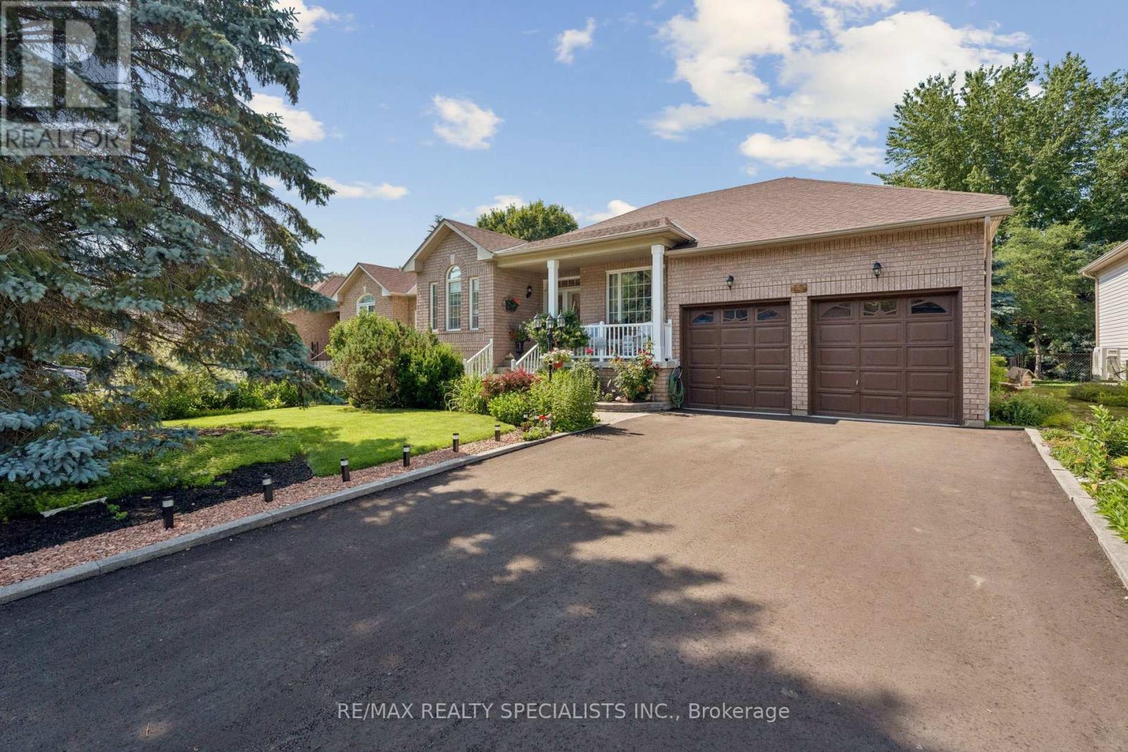 43 BUSH CRESCENT - 1