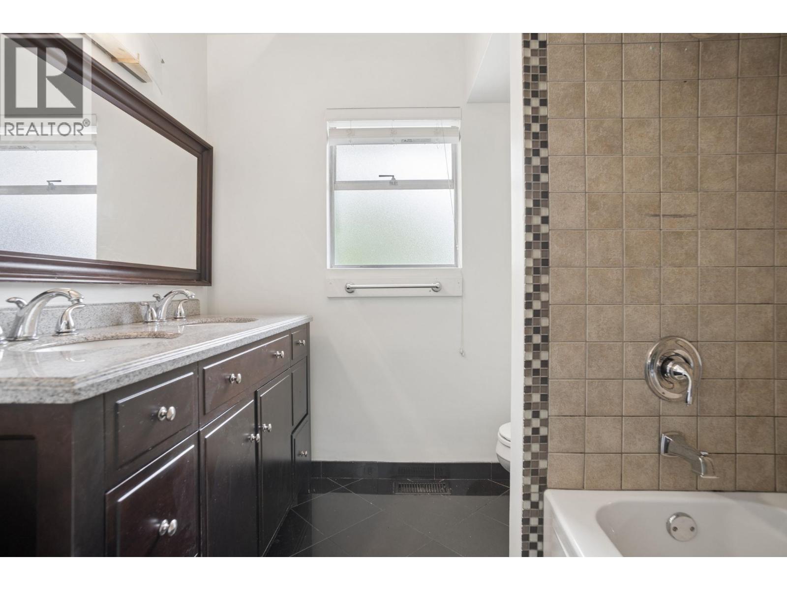 1211 CHARTWELL DRIVE, West Vancouver