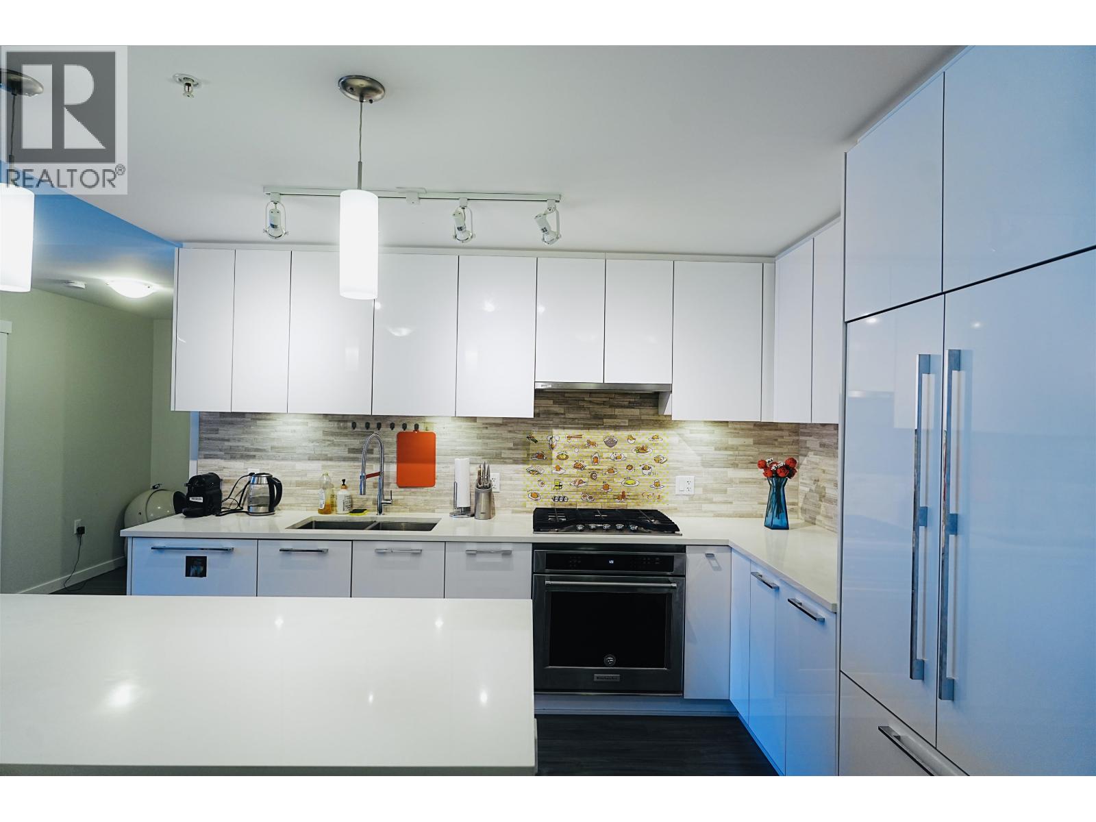 225 9551 ALEXANDRA ROAD, Richmond