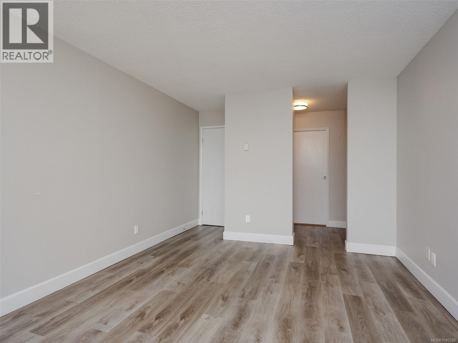 #409 9805 Second St - 11