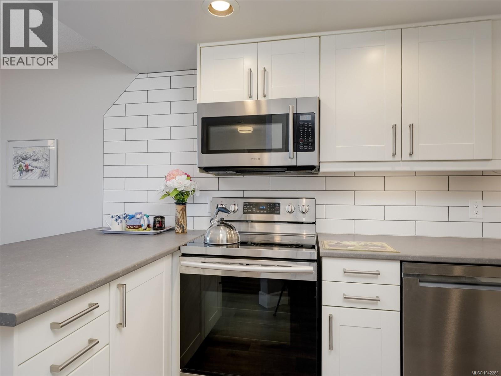 #409 9805 Second St - 6