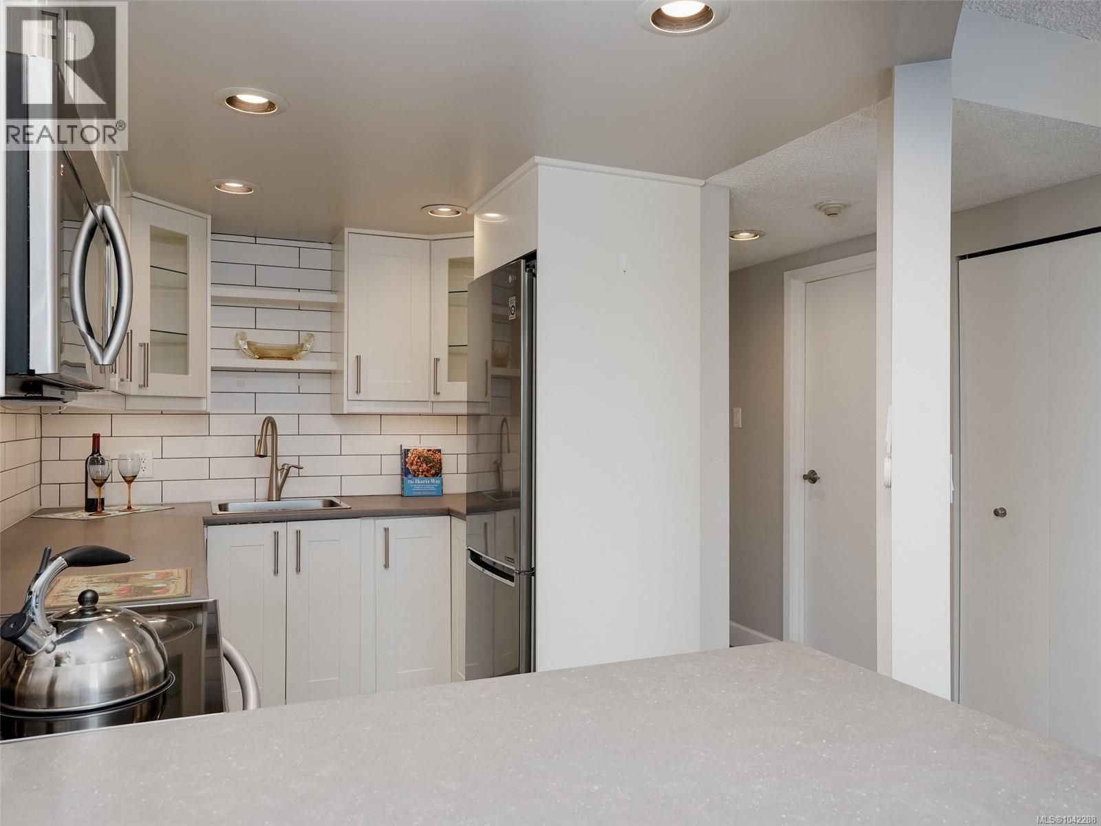 #409 9805 Second St - 7
