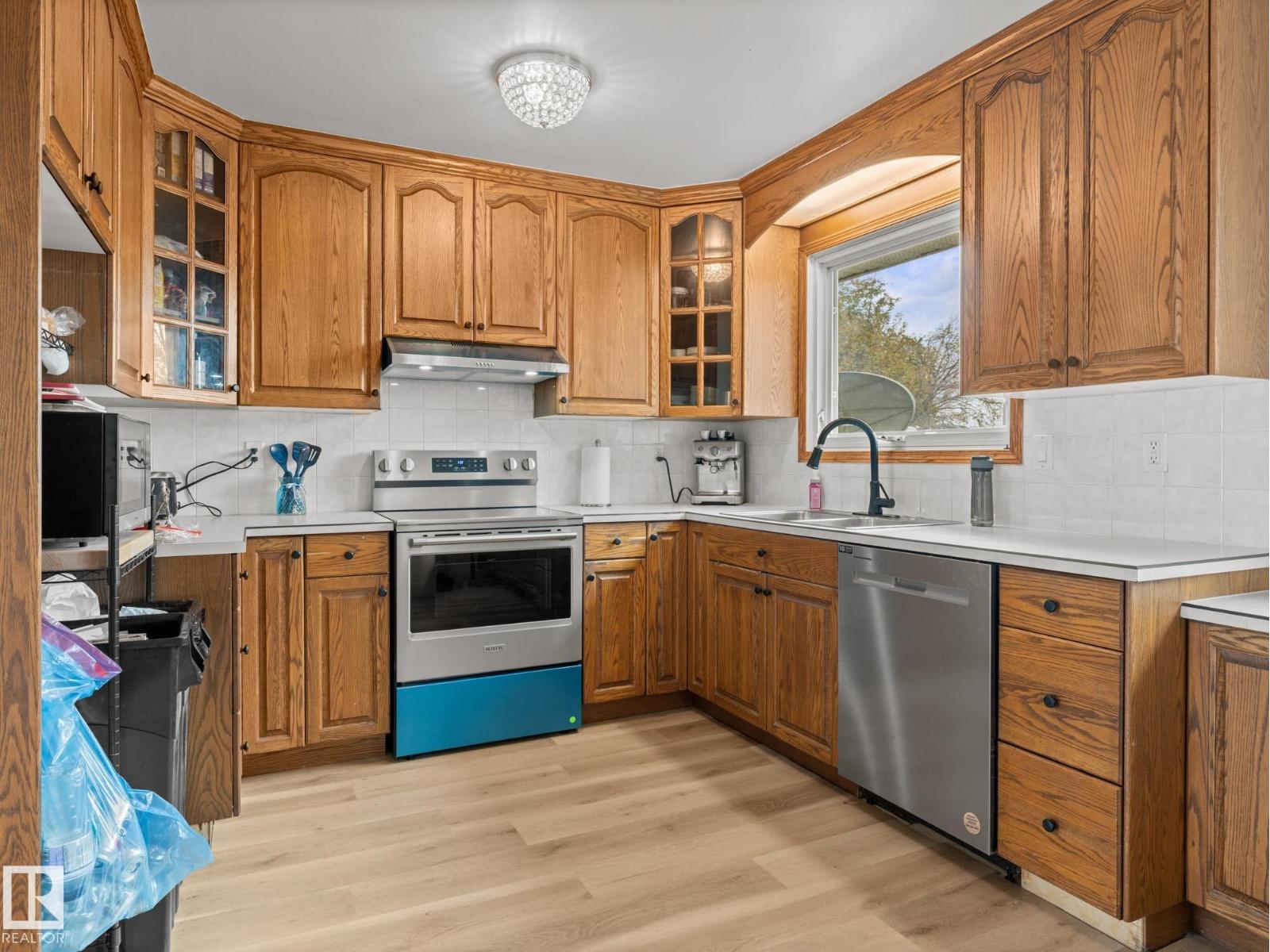 57 NOOTKA RD - 10