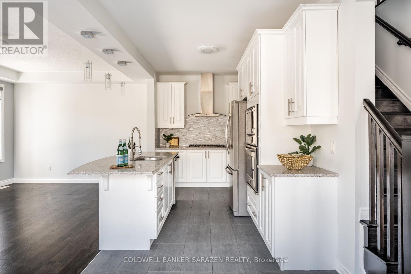 677 BROAD COVE CRESCENT - 10