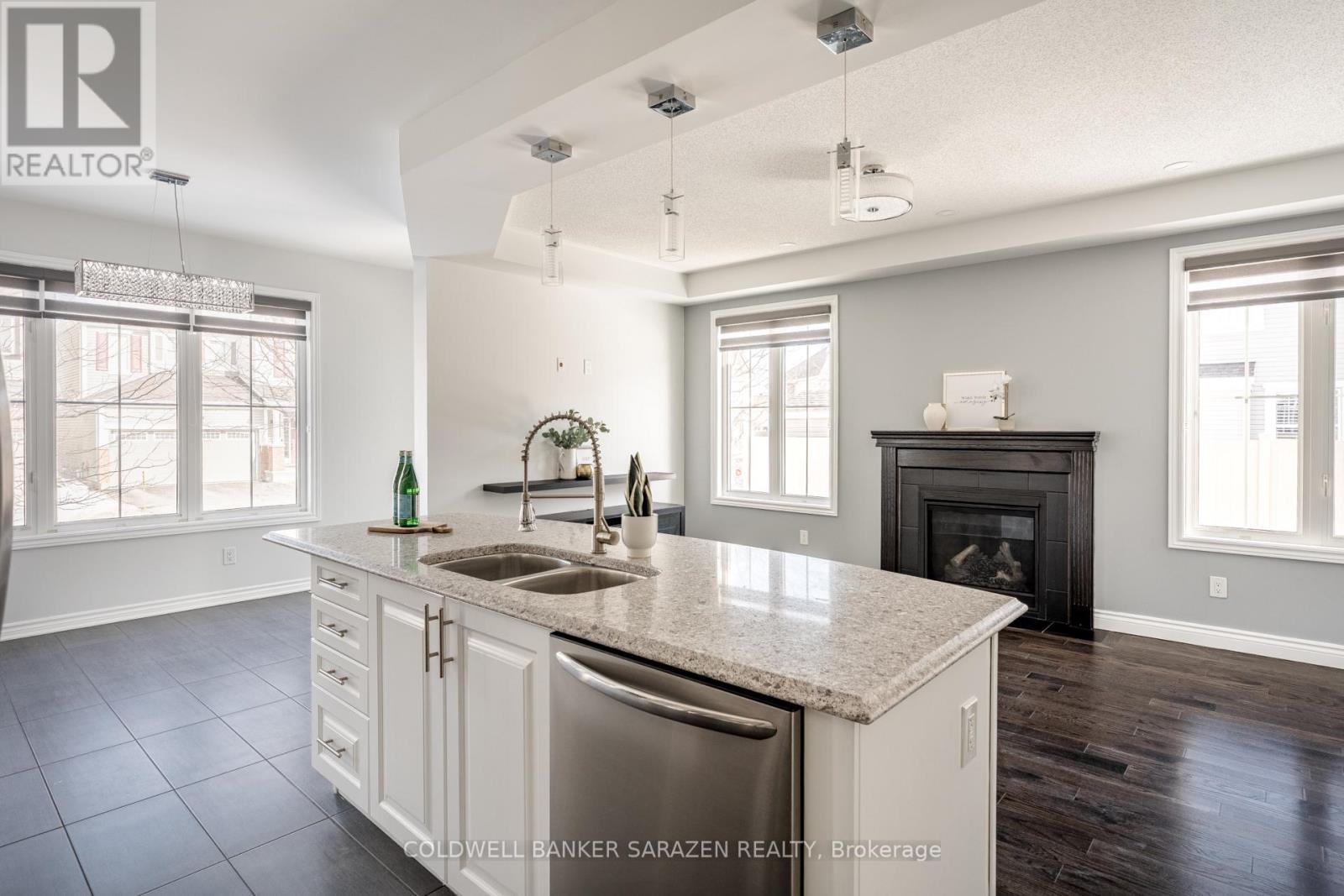 677 BROAD COVE CRESCENT - 18