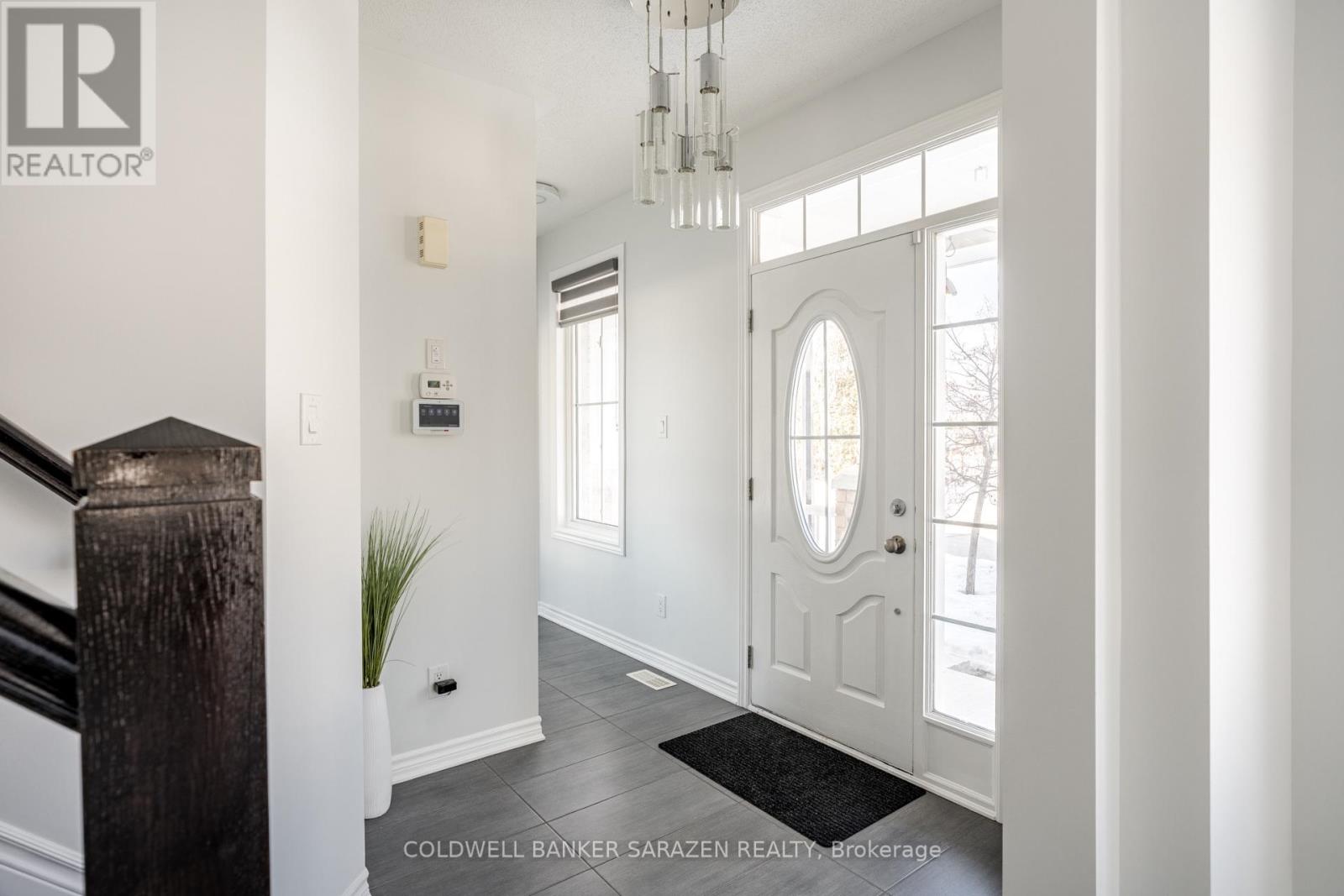 677 BROAD COVE CRESCENT - 3