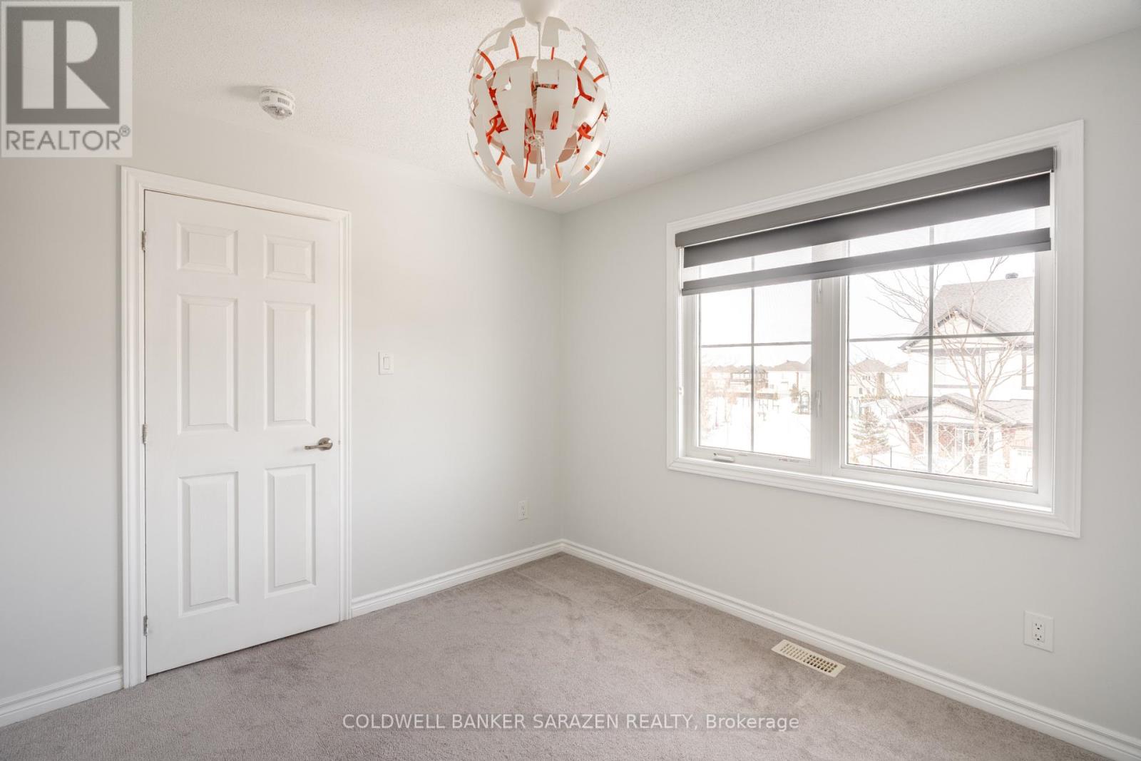 677 BROAD COVE CRESCENT - 44