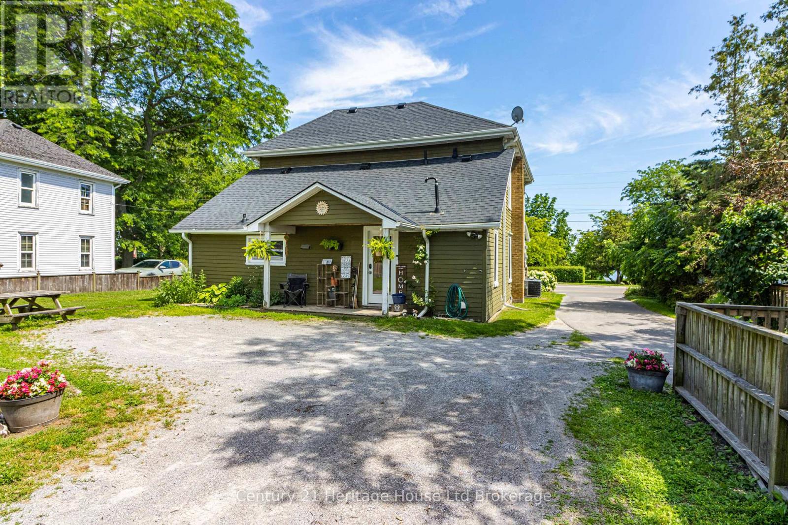22 FRONT ROAD - 31