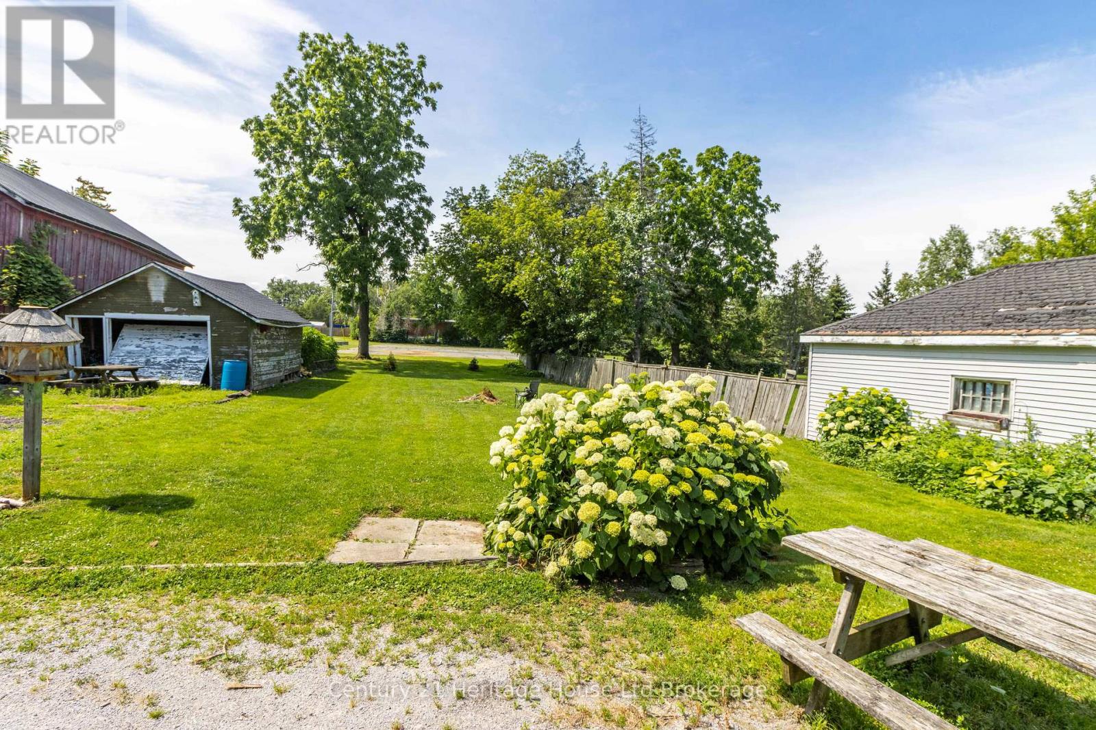 22 FRONT ROAD - 32