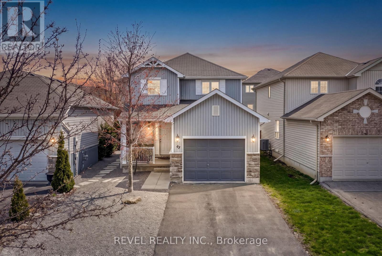 47 LISBETH CRESCENT - 1