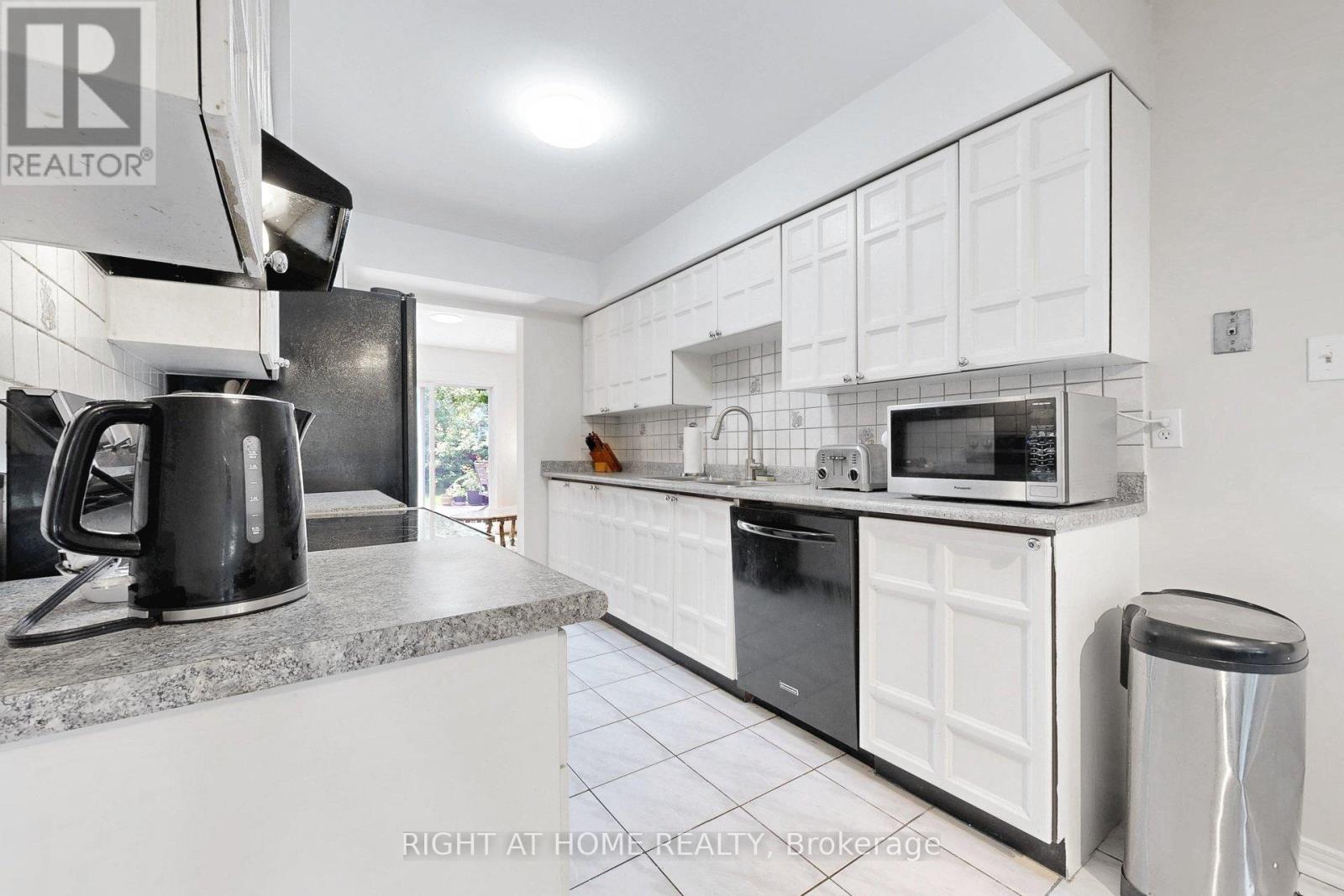 103 HEATHERTON WAY - 10