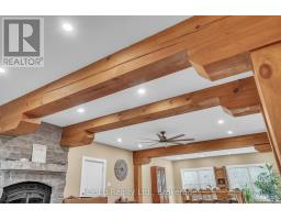 Kitchen - 2091 Dwyer Road, Springwater, ON L9X1L7 Photo 11