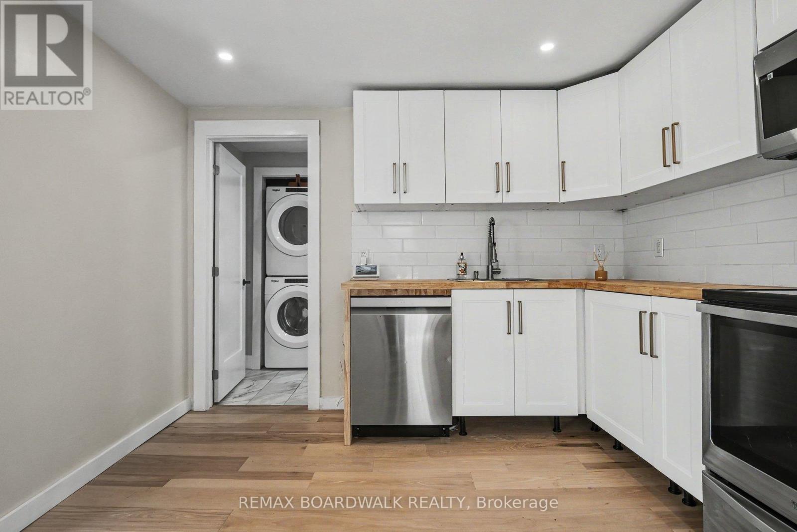 11 ABBOTT STREET S - Image 6