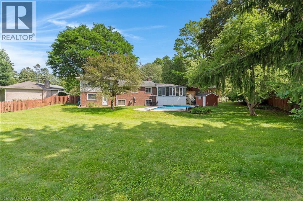 20 CORWIN Boulevard - 27