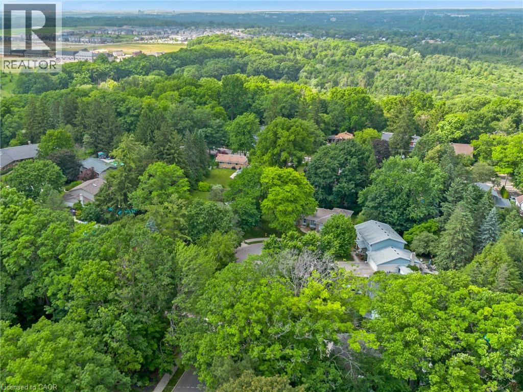 20 CORWIN Boulevard - 32