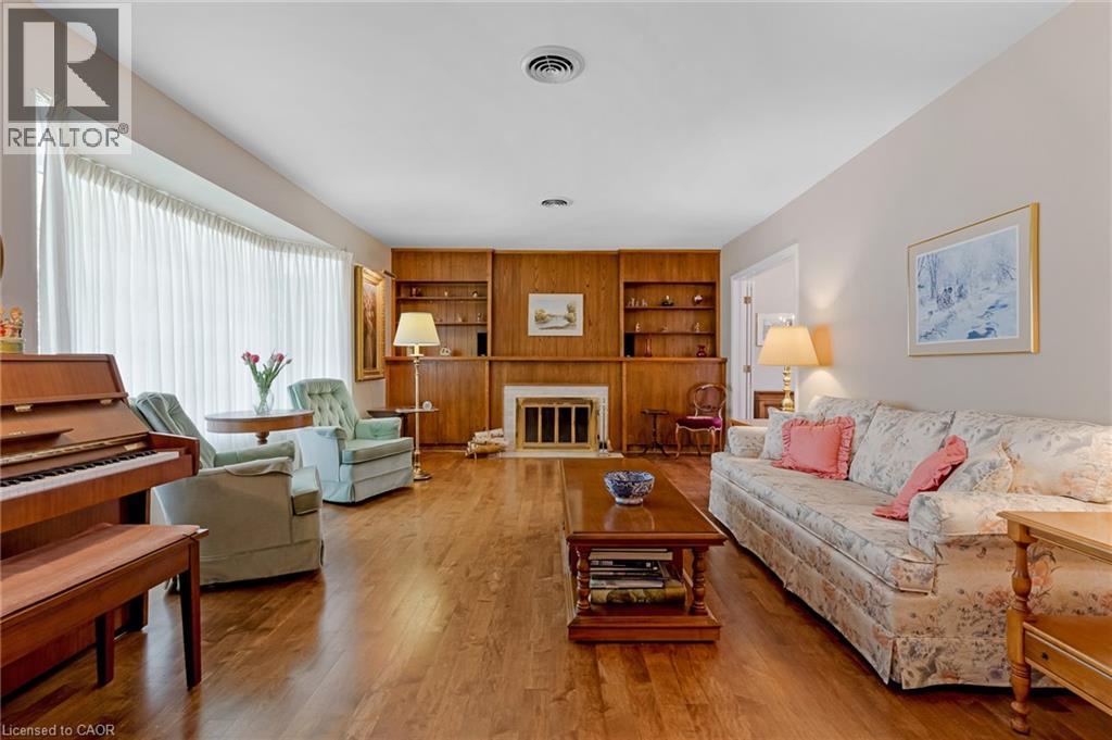 20 CORWIN Boulevard - 6