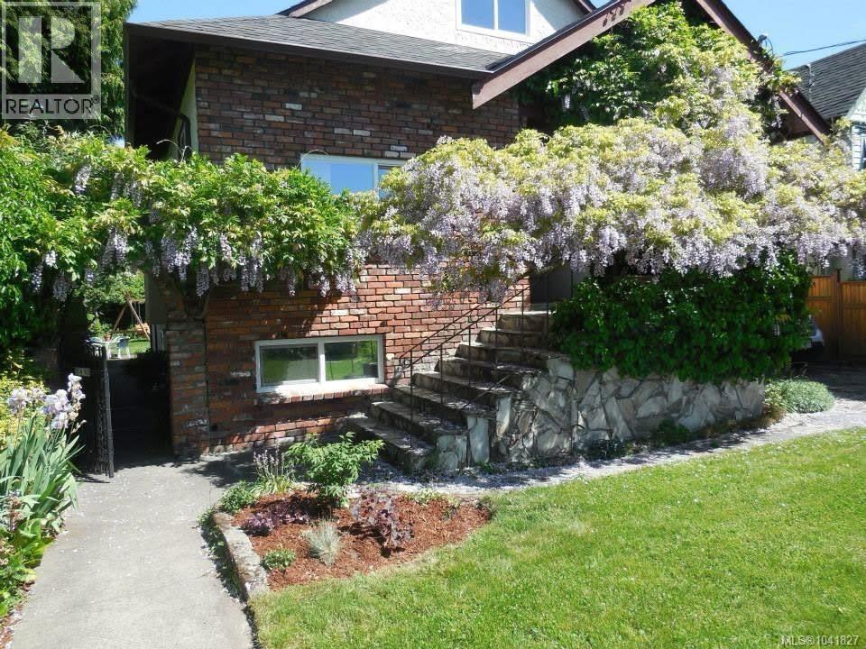  1730 Haultain Street, Victoria