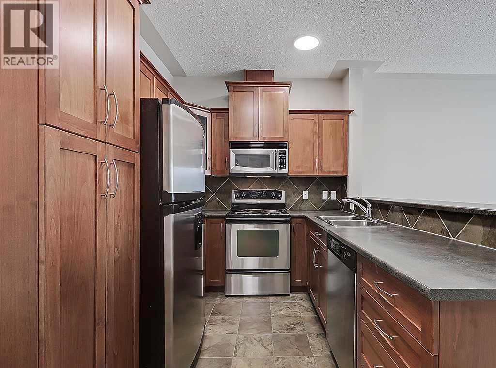 #241 20 Discovery Ridge Close SW - 13
