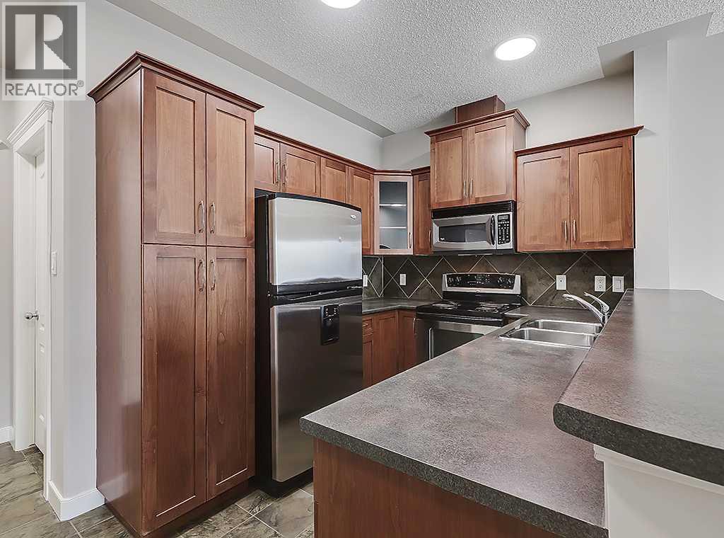#241 20 Discovery Ridge Close SW - 14