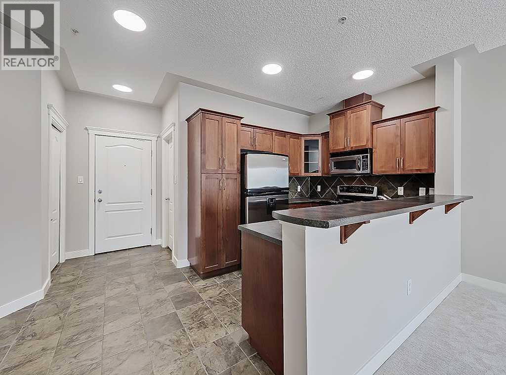 #241 20 Discovery Ridge Close SW - 15