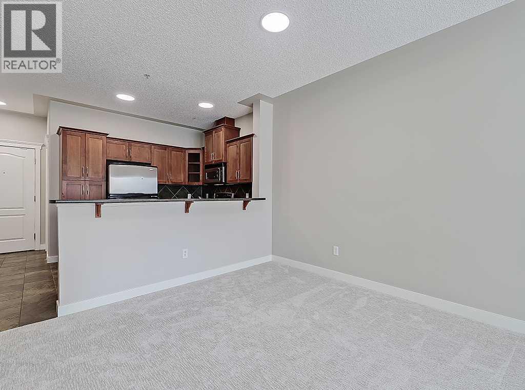 #241 20 Discovery Ridge Close SW - 17