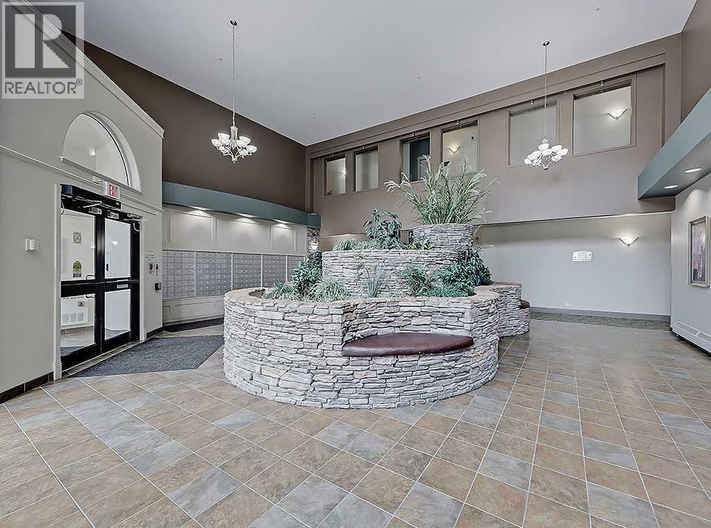 #241 20 Discovery Ridge Close SW - 2