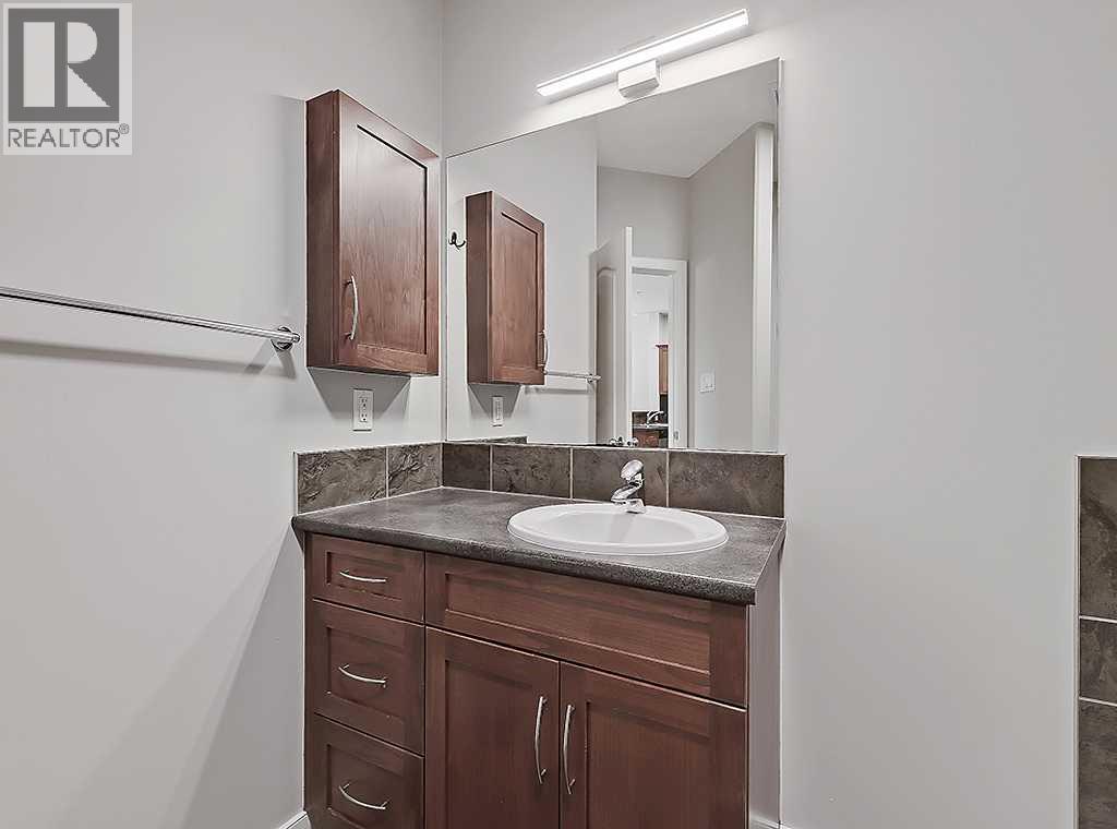 #241 20 Discovery Ridge Close SW - 26