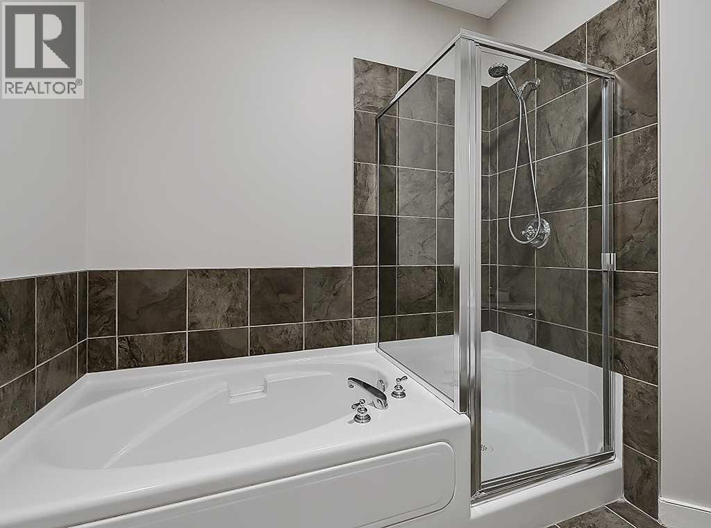 #241 20 Discovery Ridge Close SW - 27