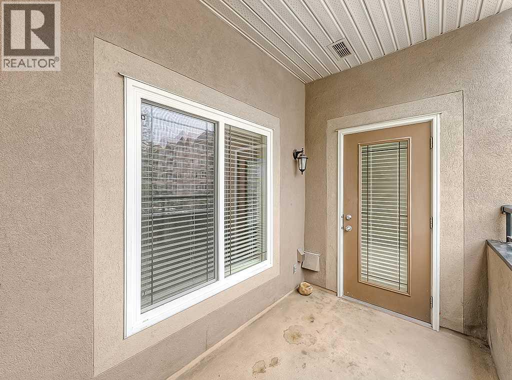 #241 20 Discovery Ridge Close SW - 32