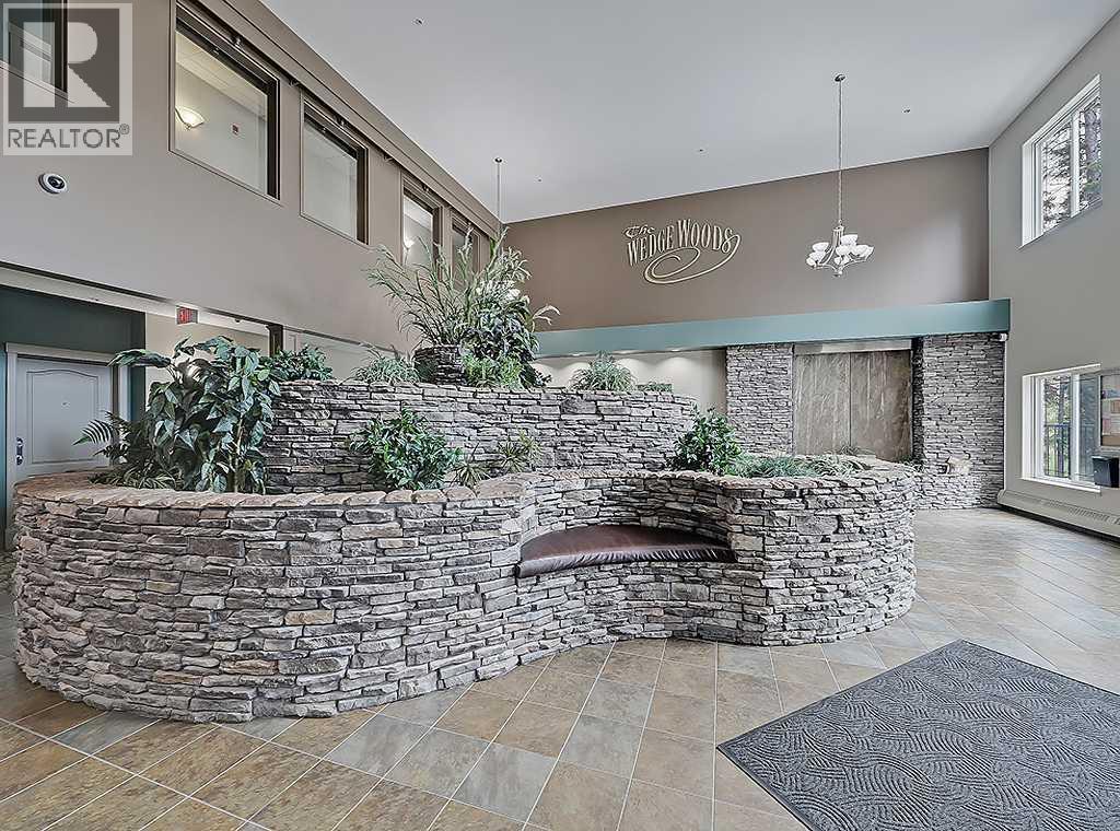 #241 20 Discovery Ridge Close SW - 35