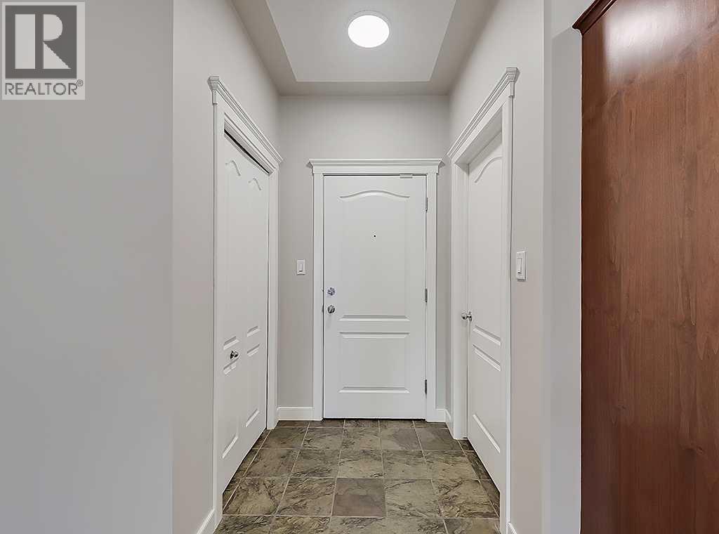 #241 20 Discovery Ridge Close SW - 9