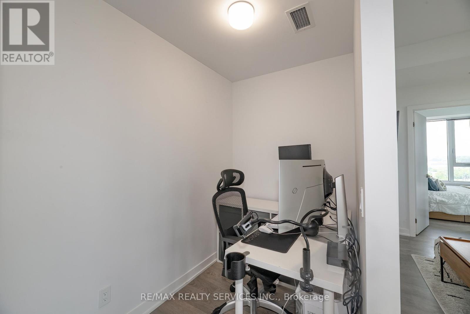 #1616 1926 LAKESHORE BOULEVARD W - 13