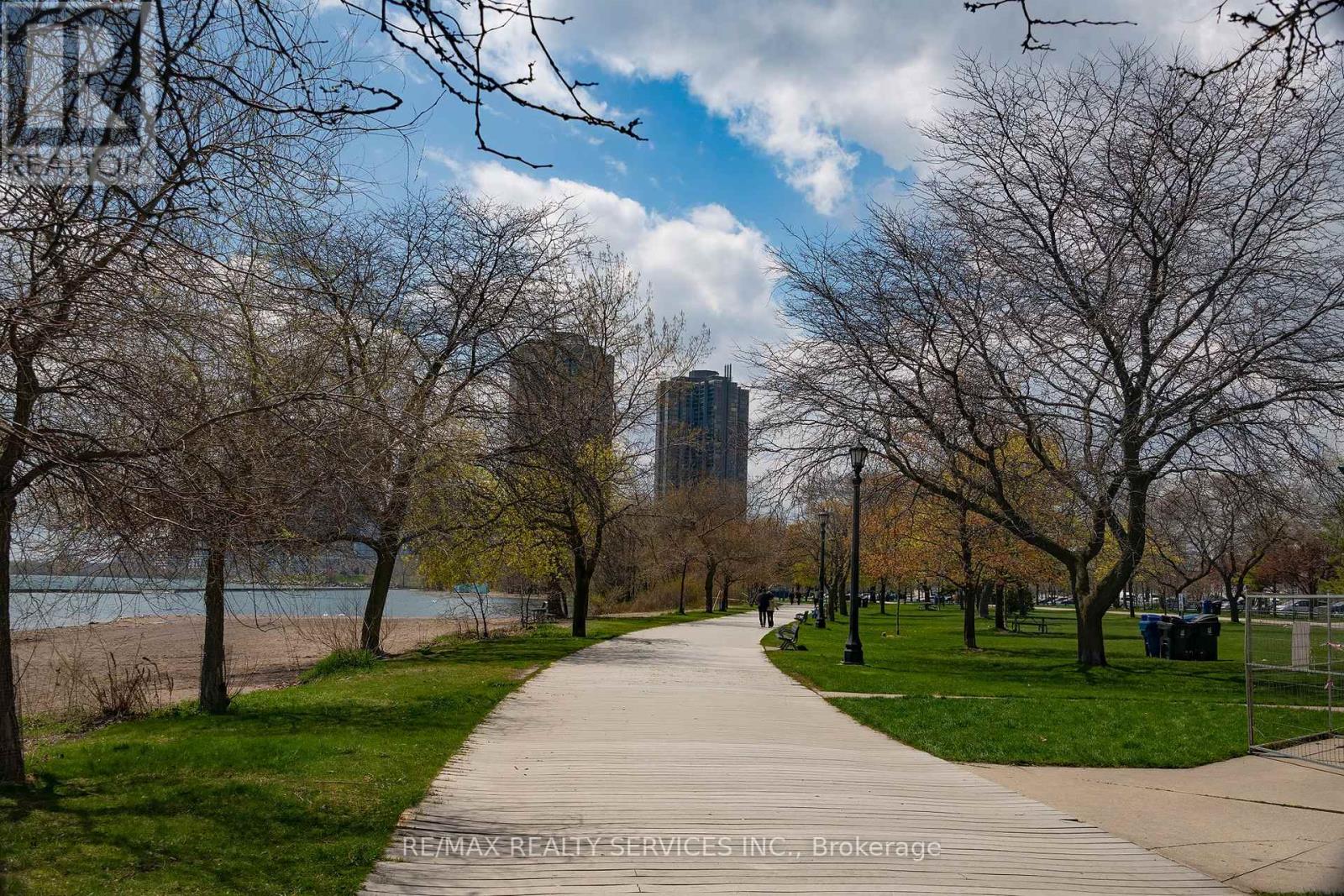 #1616 1926 LAKESHORE BOULEVARD W - 41