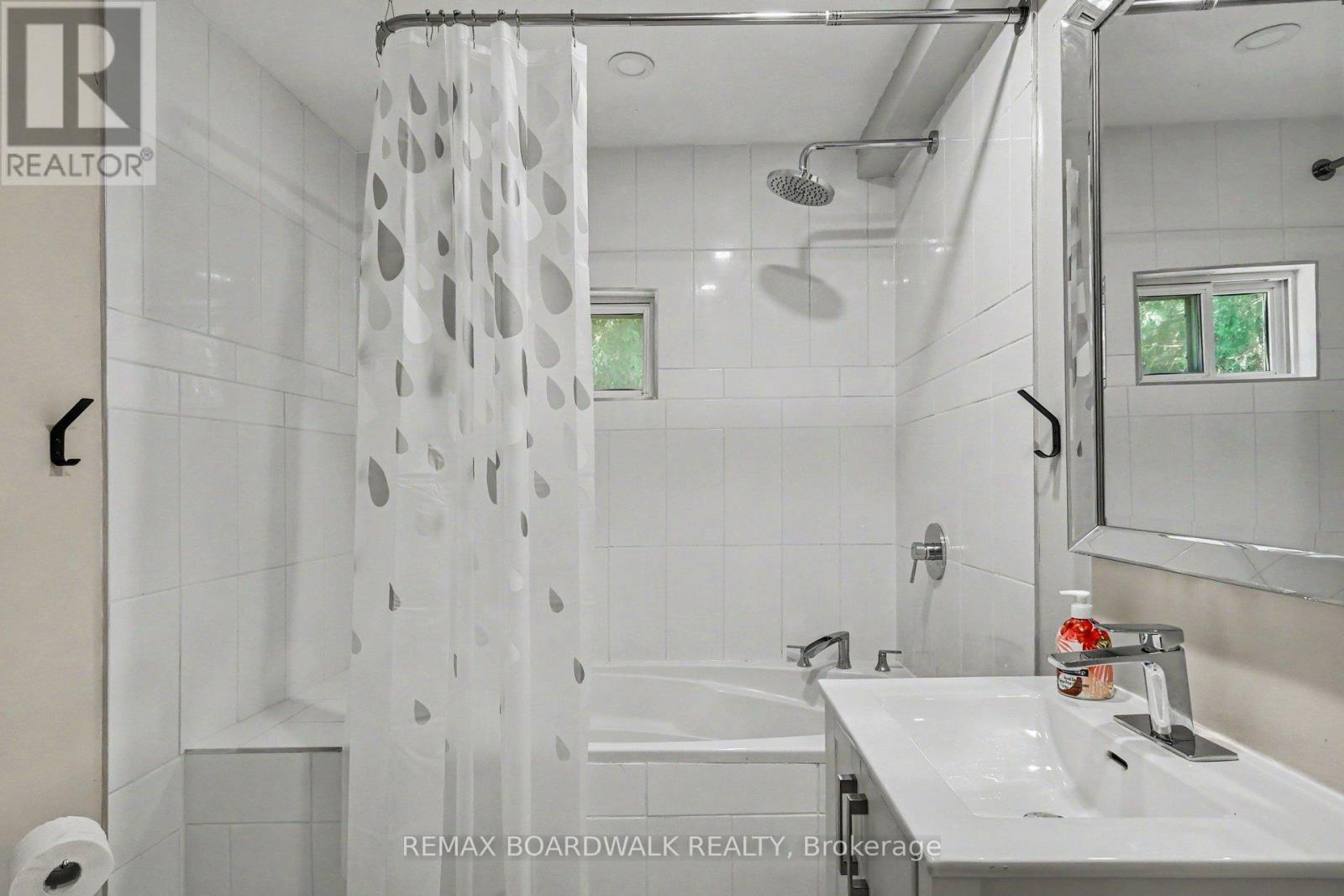 11 ABBOTT STREET S - Image 20