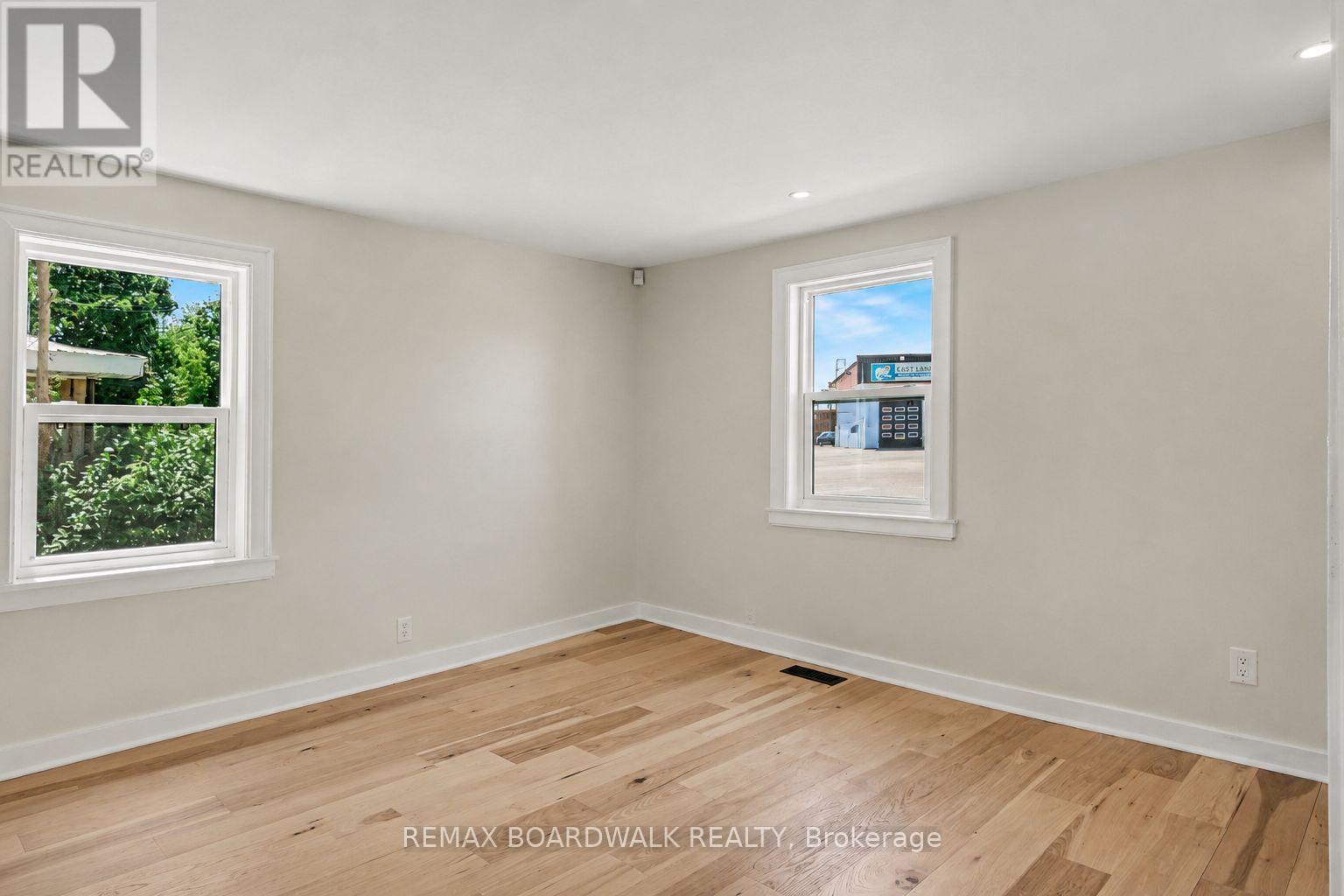 11 ABBOTT STREET S - Image 13