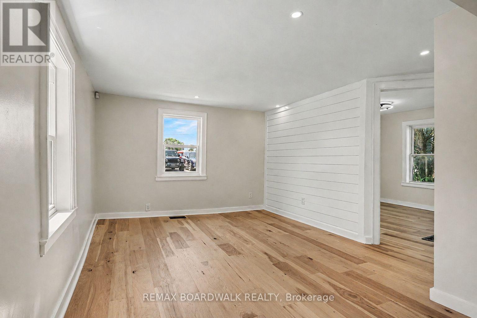11 ABBOTT STREET S - Image 11