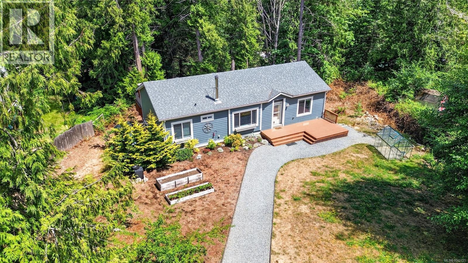 896 Canso Rd - 11