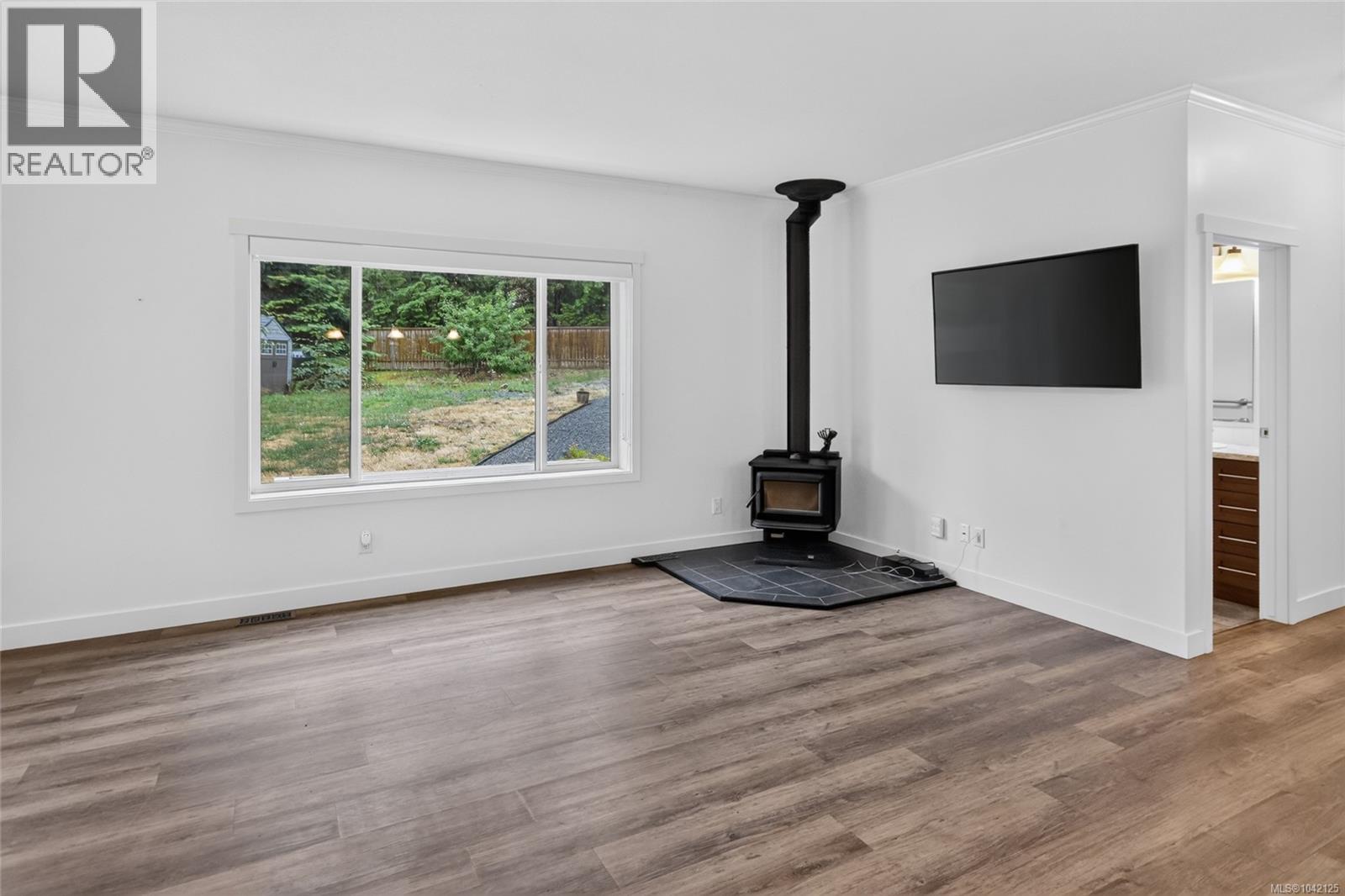 896 Canso Rd - 5