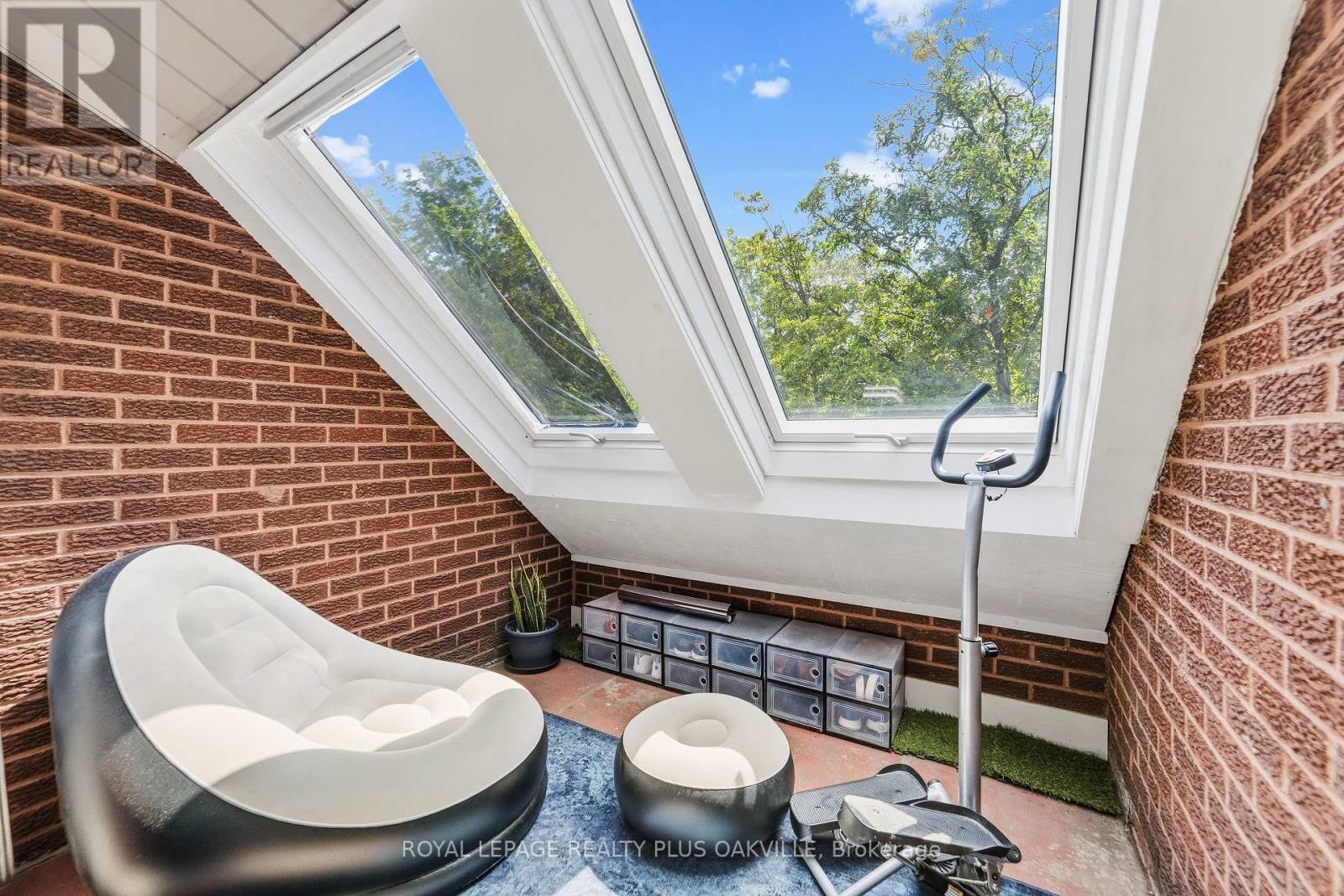 #27 530 FALGARWOOD DRIVE - Image 29