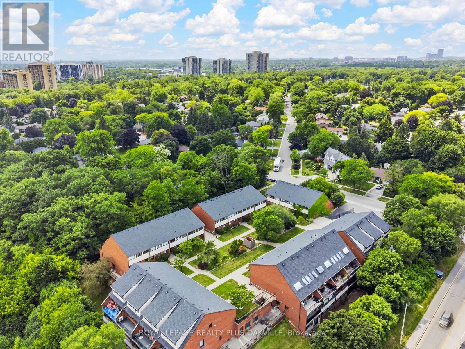 #27 530 FALGARWOOD DRIVE - 34