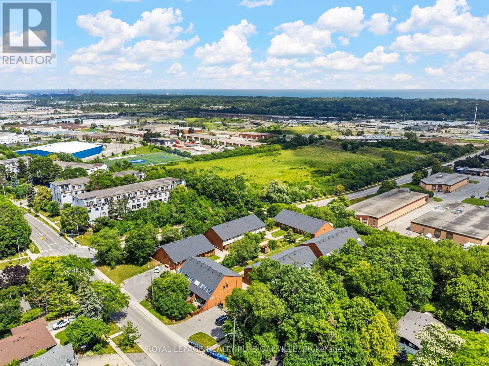 #27 530 FALGARWOOD DRIVE - 37