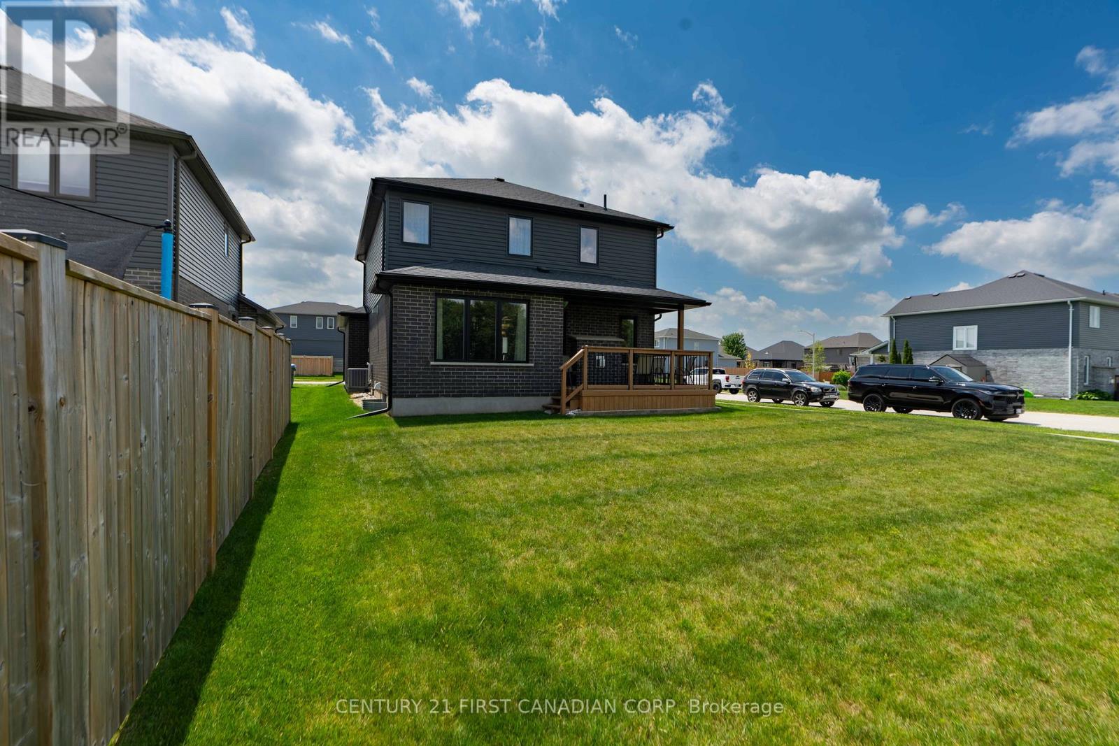 150 GILMOUR DRIVE - 17