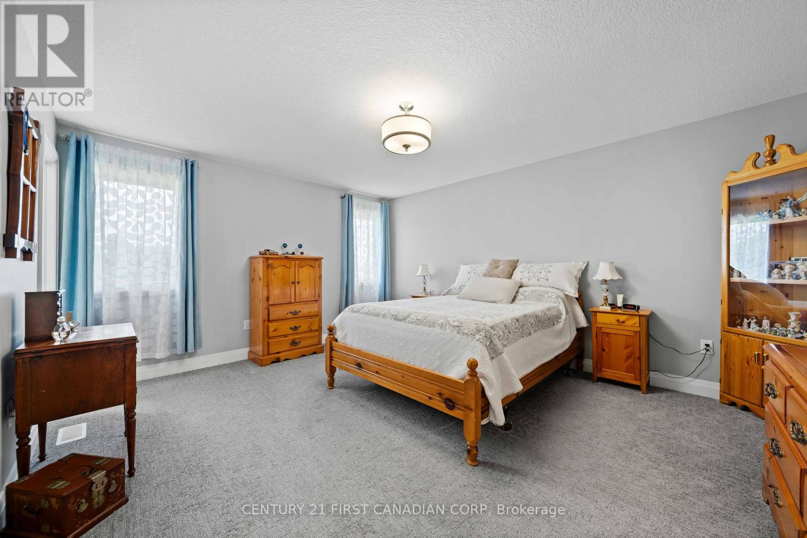 150 GILMOUR DRIVE - 39