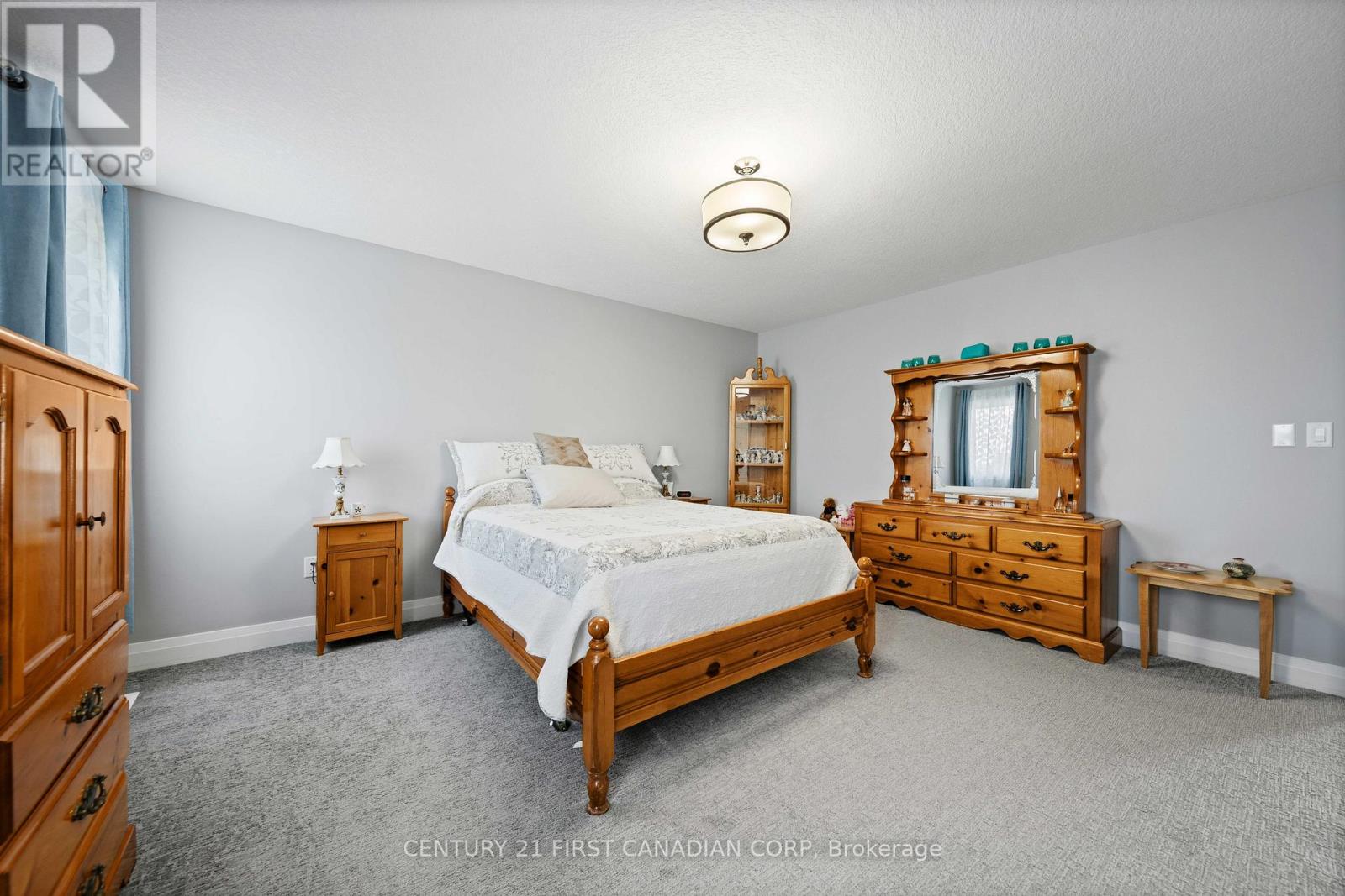 150 GILMOUR DRIVE - 40