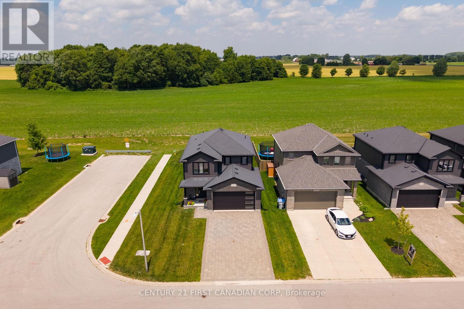 150 GILMOUR DRIVE - 6