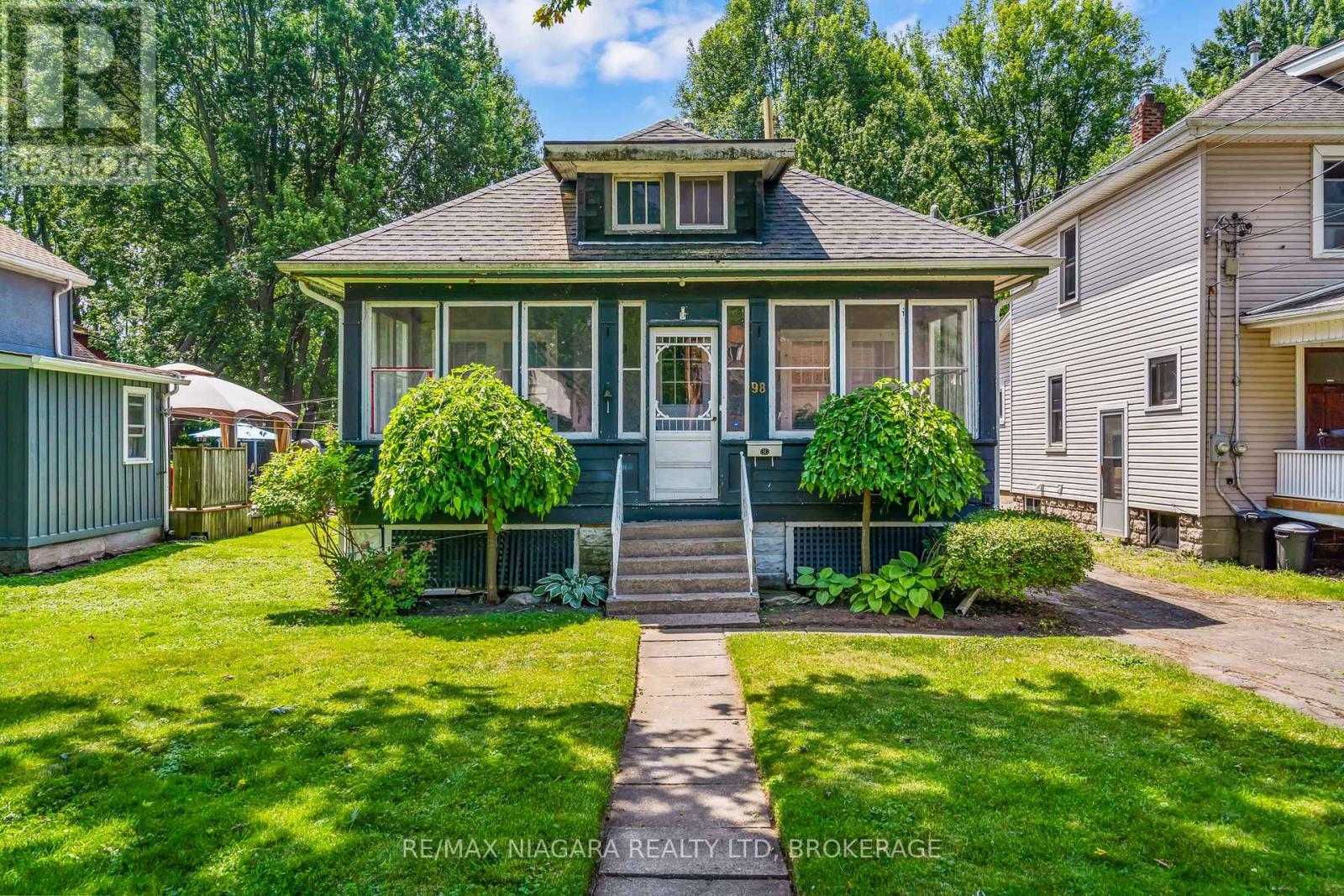98 VICTORIA STREET - 1
